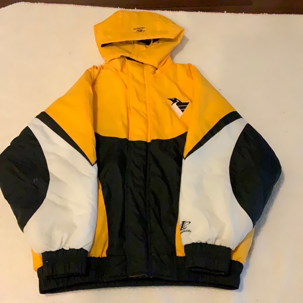 Men’s vintage Pittsburg Penguin jacket